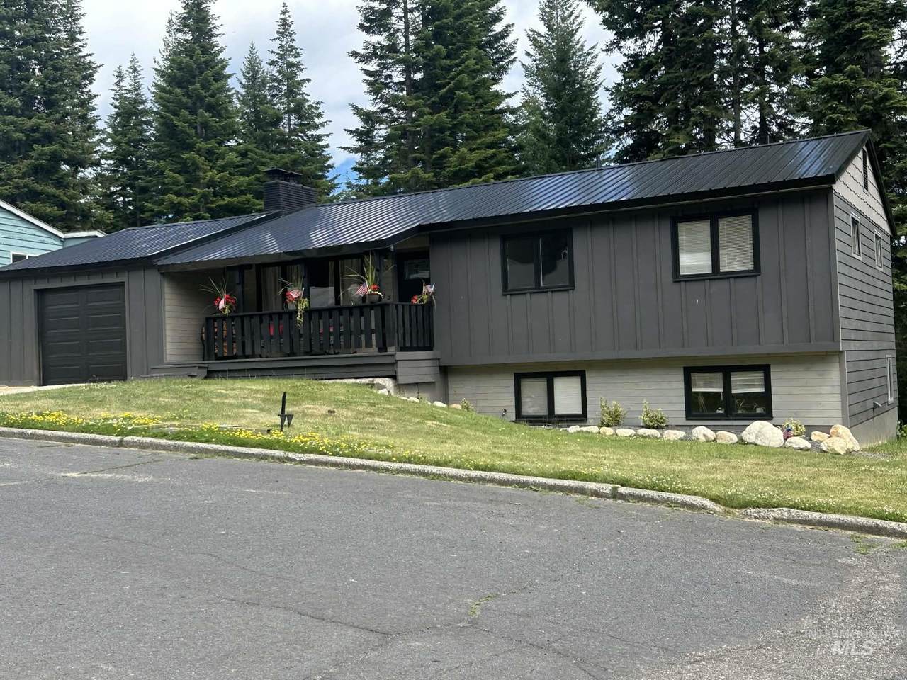 170 Timberline Dr - Photo 1