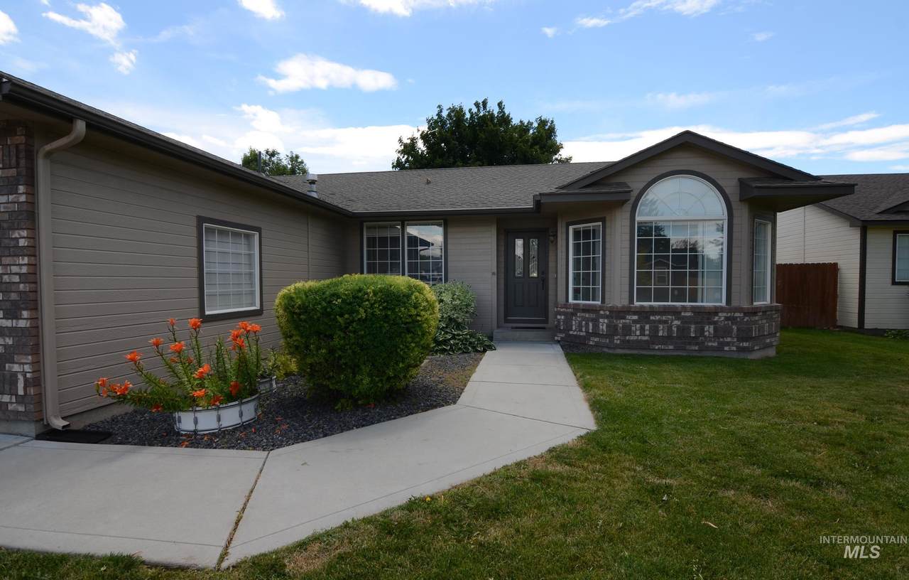 7589 Edgebrook Dr - Photo 1