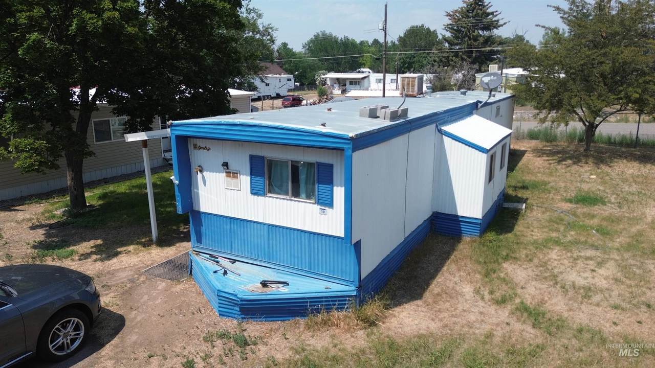 218 Avenue I - Photo 1