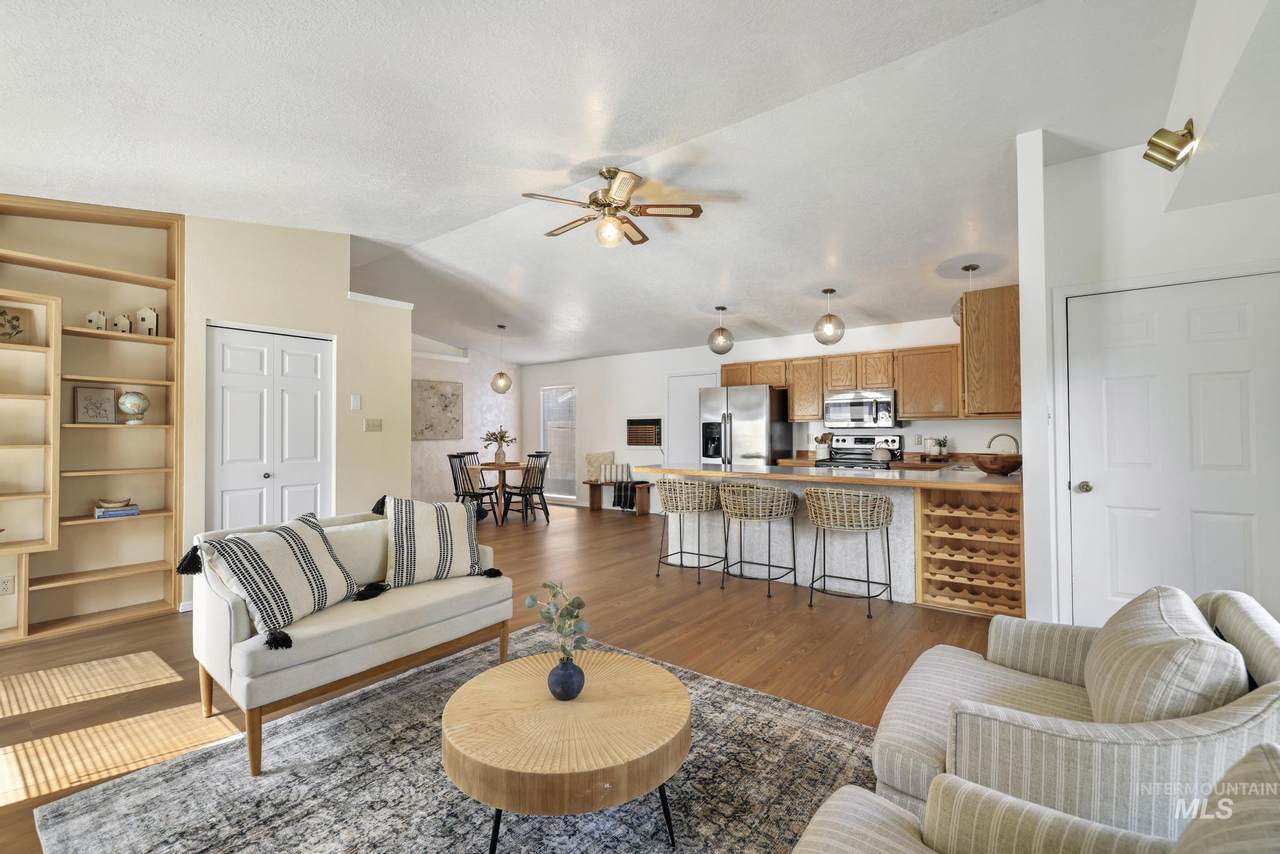 230 Meadows Ln - Photo 1