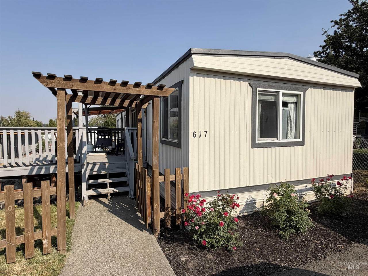 411 Almon - Photo 1