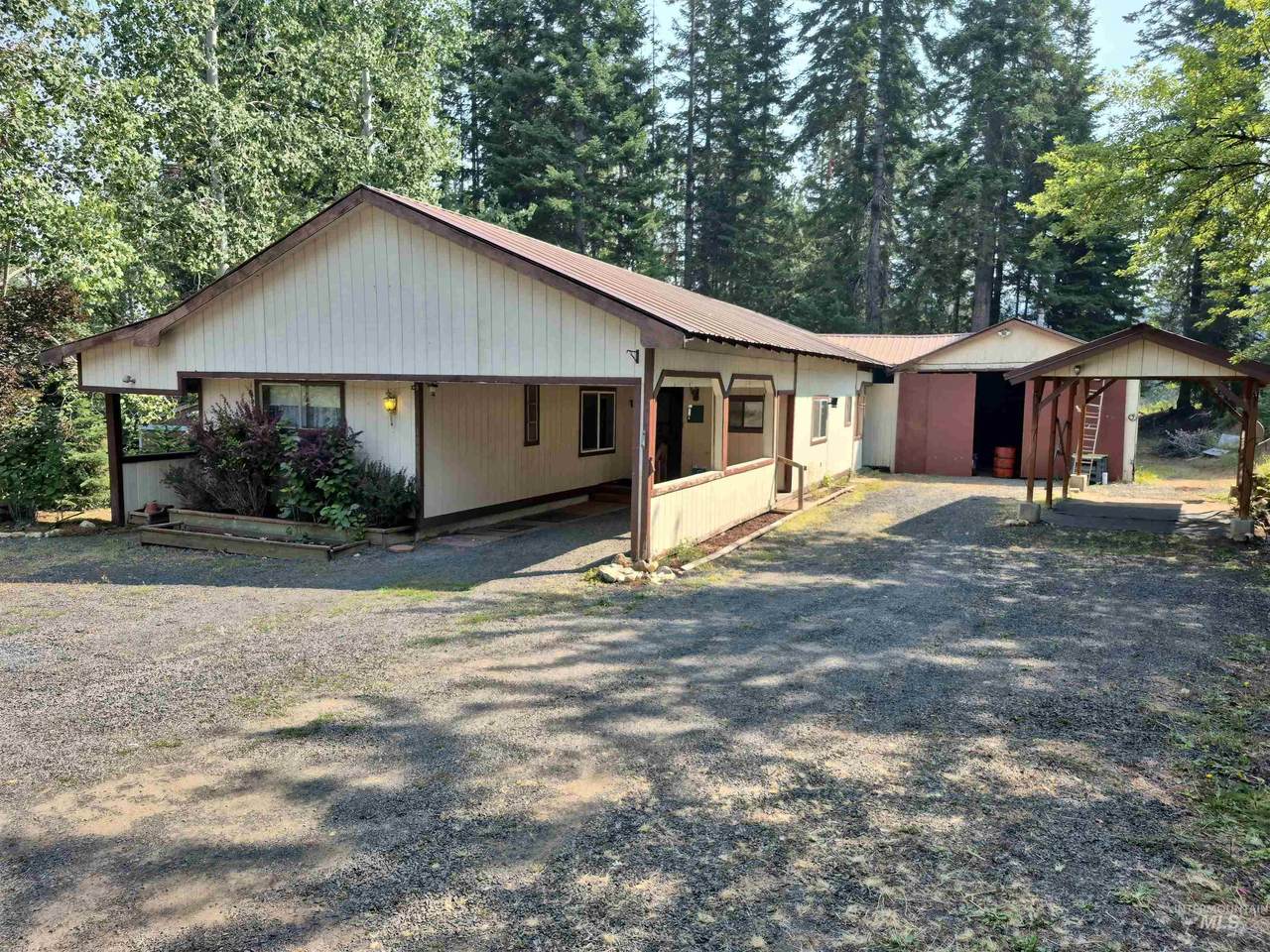 108 Cottonwood Ave - Photo 1