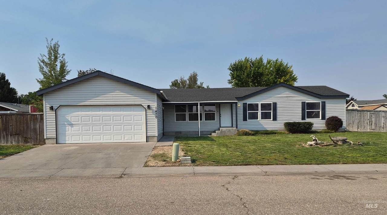 1470 Windmere Dr - Photo 1