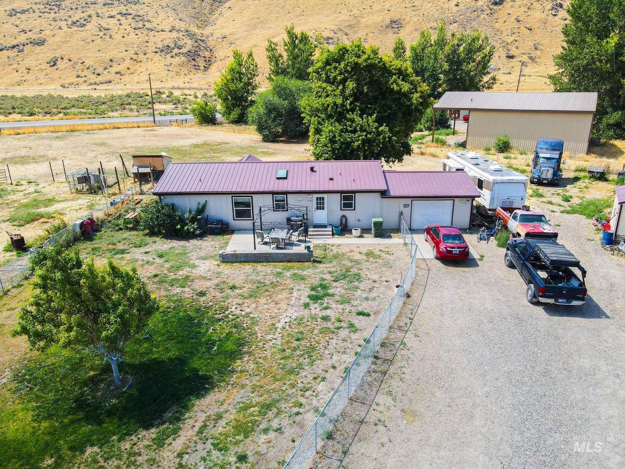 1583 Dustin Dr - Photo 1
