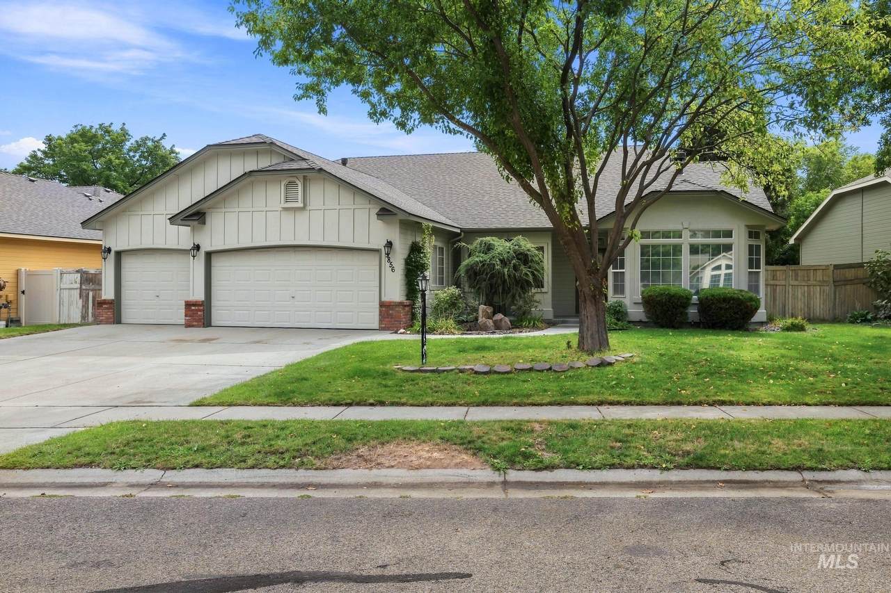 5856 N Brooklet Place - Photo 1