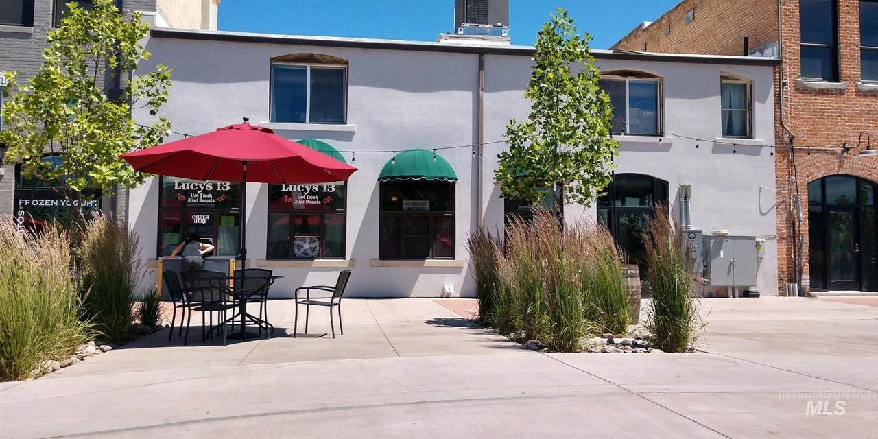 720 Main St - Photo 1