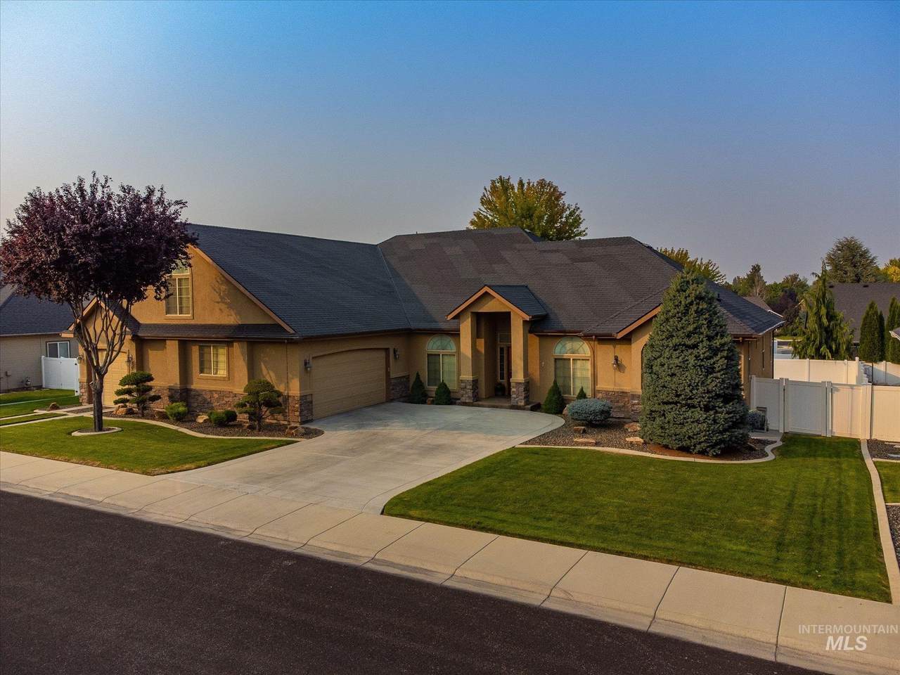 556 Fallingbranch Dr - Photo 1