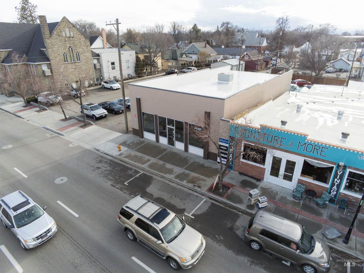 1411 2nd Street - Photo 1