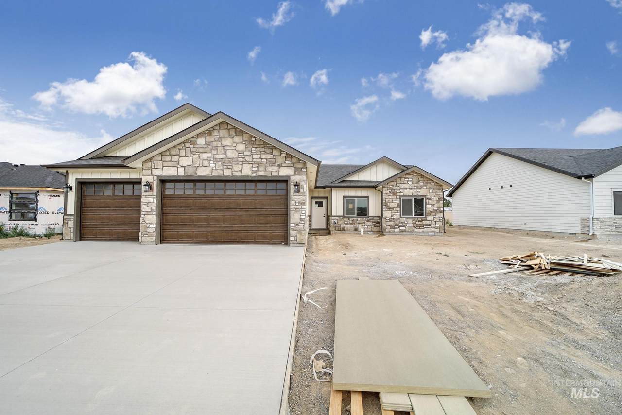930 Gem Dr - Photo 1