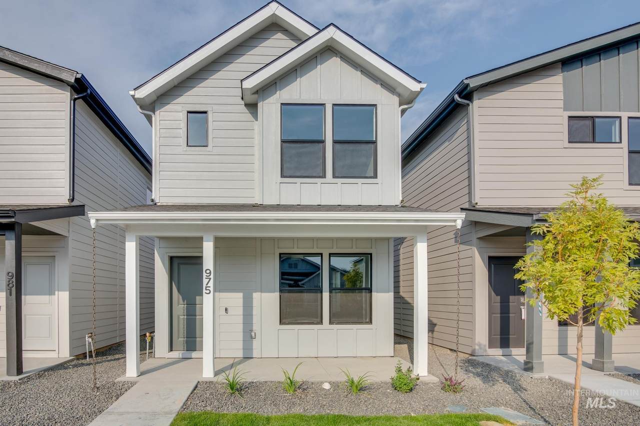 975 Wavetrain Ave - Photo 1