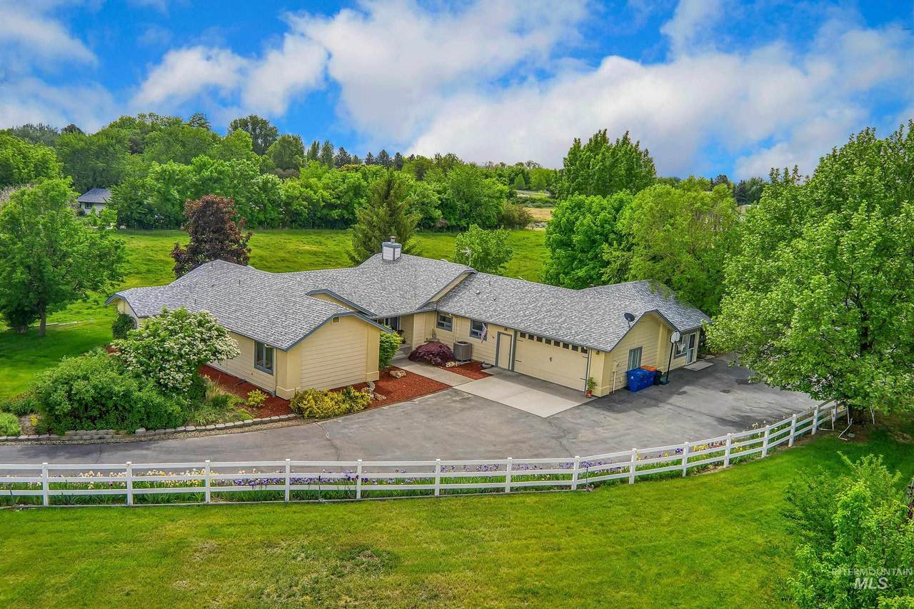 10075 Star Acres Dr - Photo 1