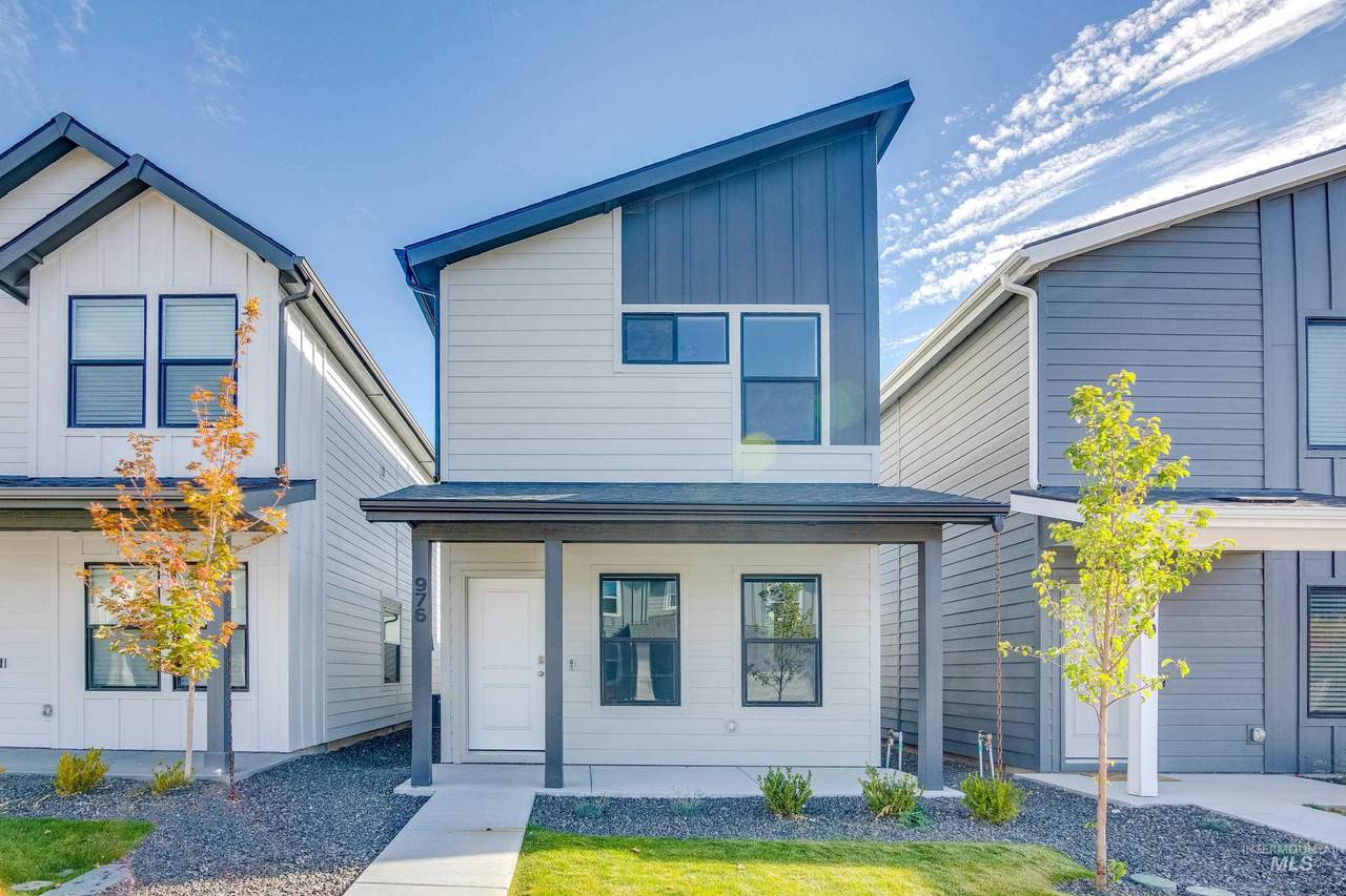 976 Nautilus Ave - Photo 1