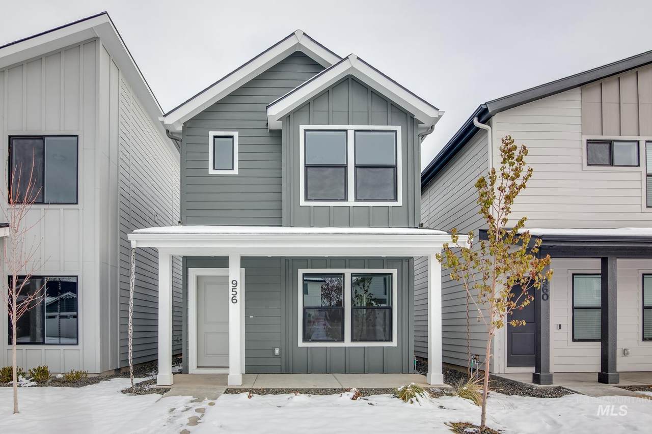 956 Nautilus Ave - Photo 1