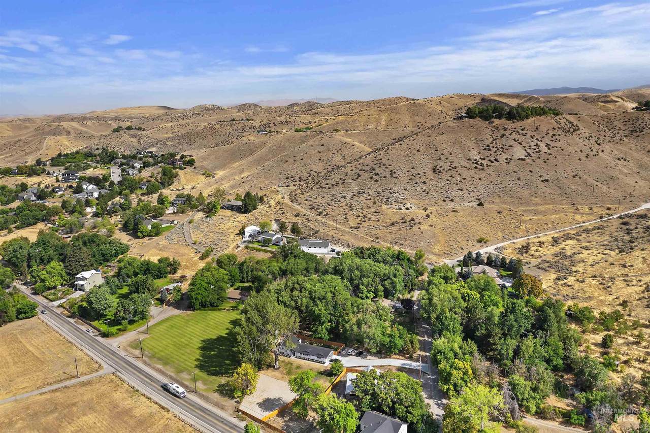 5758 Hill Rd - Photo 1
