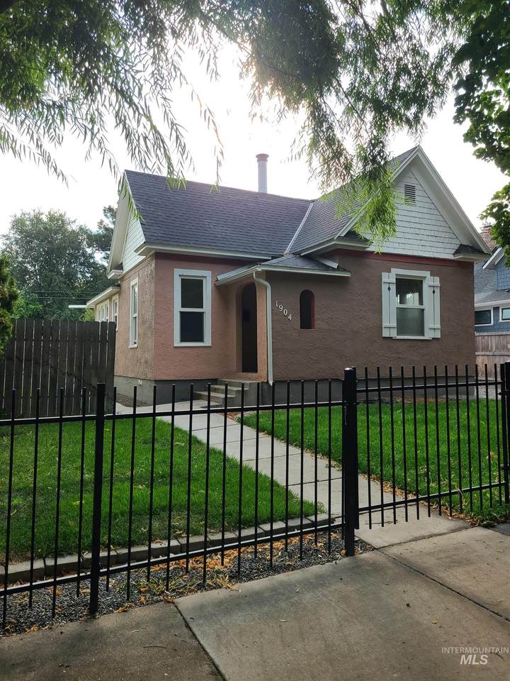 1904 16th St. - Photo 1