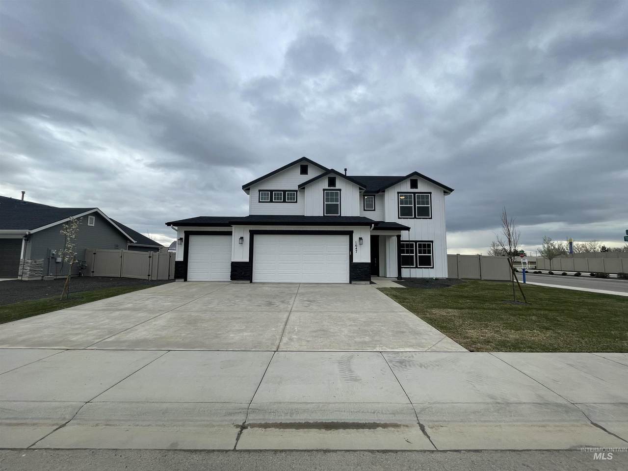 1647 Cashel St - Photo 1