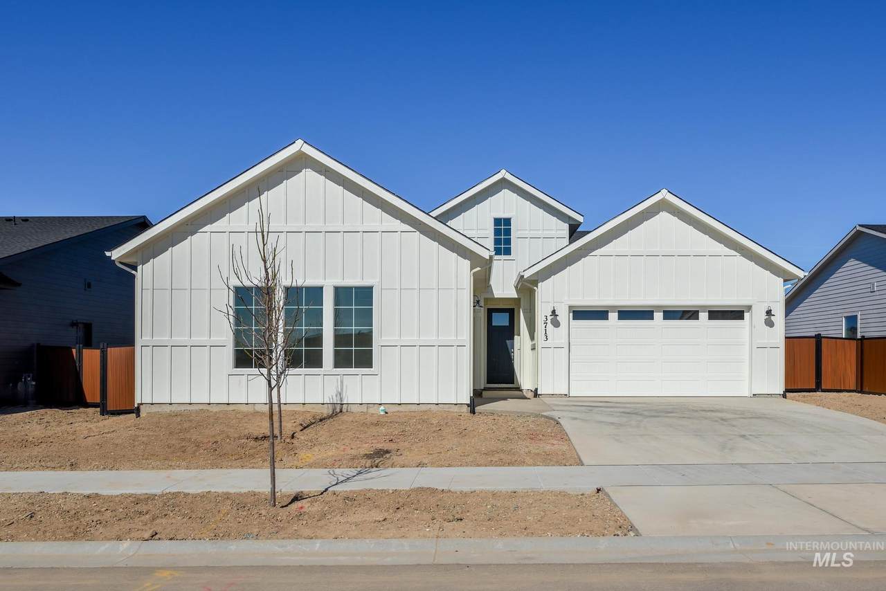 3713 San Carlos Way - Photo 1