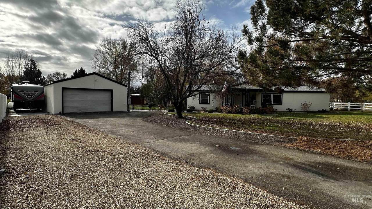 9107 Phantom Court - Photo 1