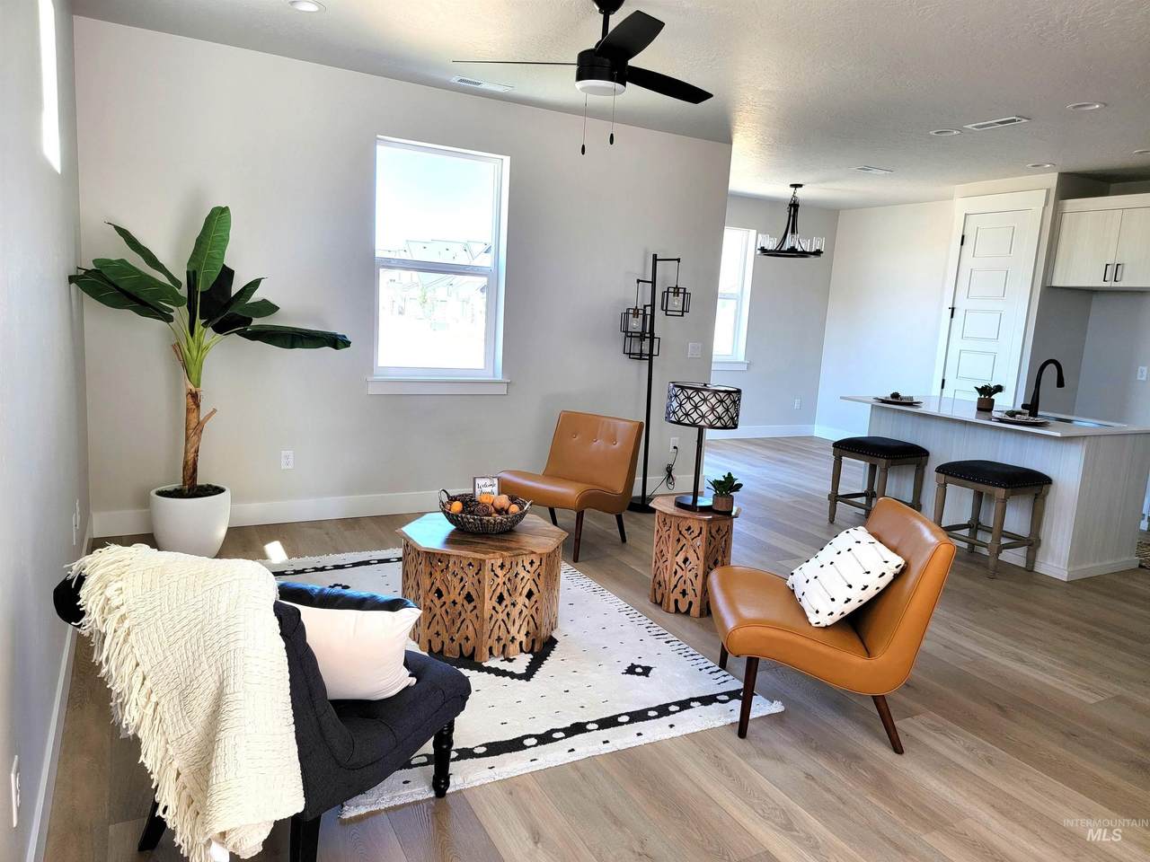 980 Odyssey St - Photo 1