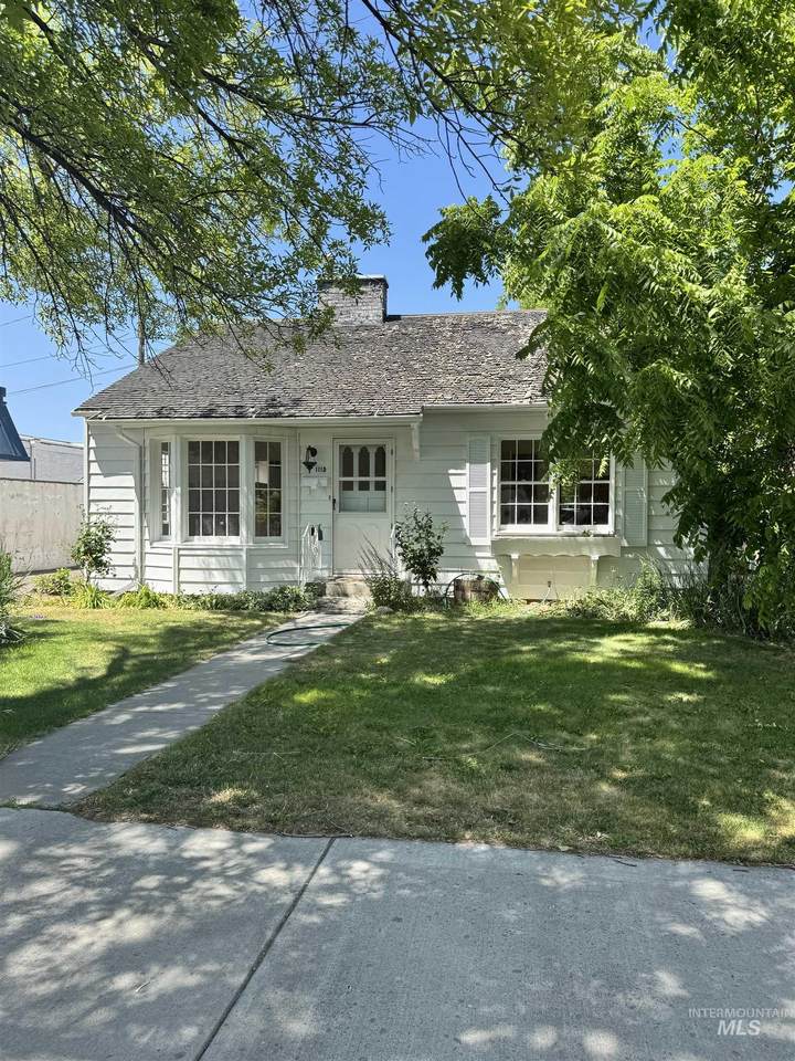 1115 11th Avenue East - Photo 1