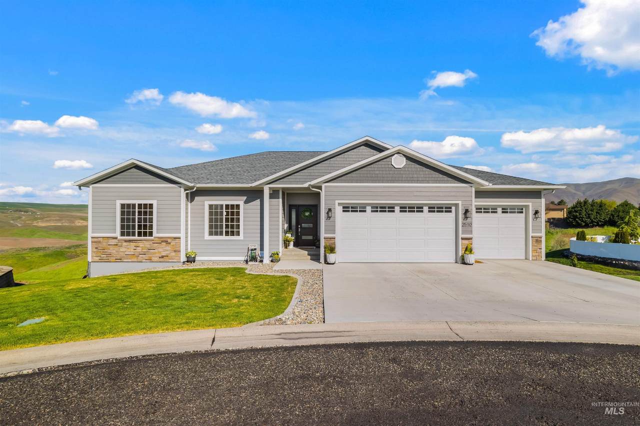 2510 Westridge Court - Photo 1