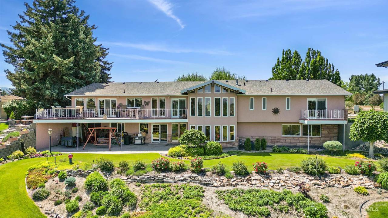 15 Van Engelen Rd - Photo 1