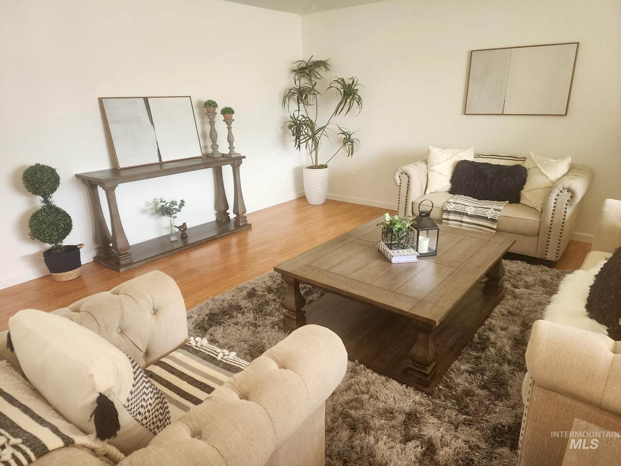 8004 King St - Photo 1