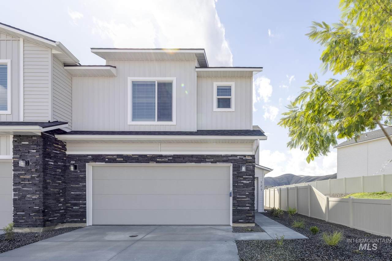 121 Caribou St - Photo 1