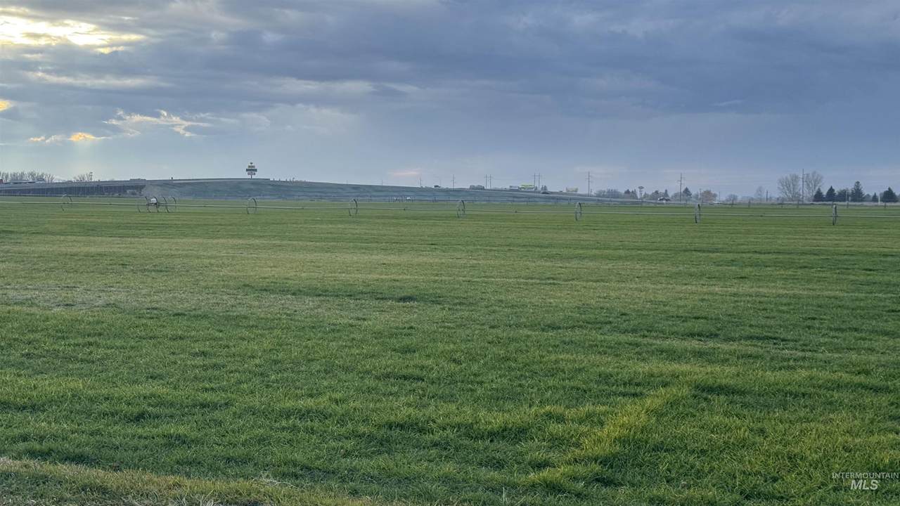 https://bt-photos.global.ssl.fastly.net/imls/1280_boomver_3_98962712-2.jpg