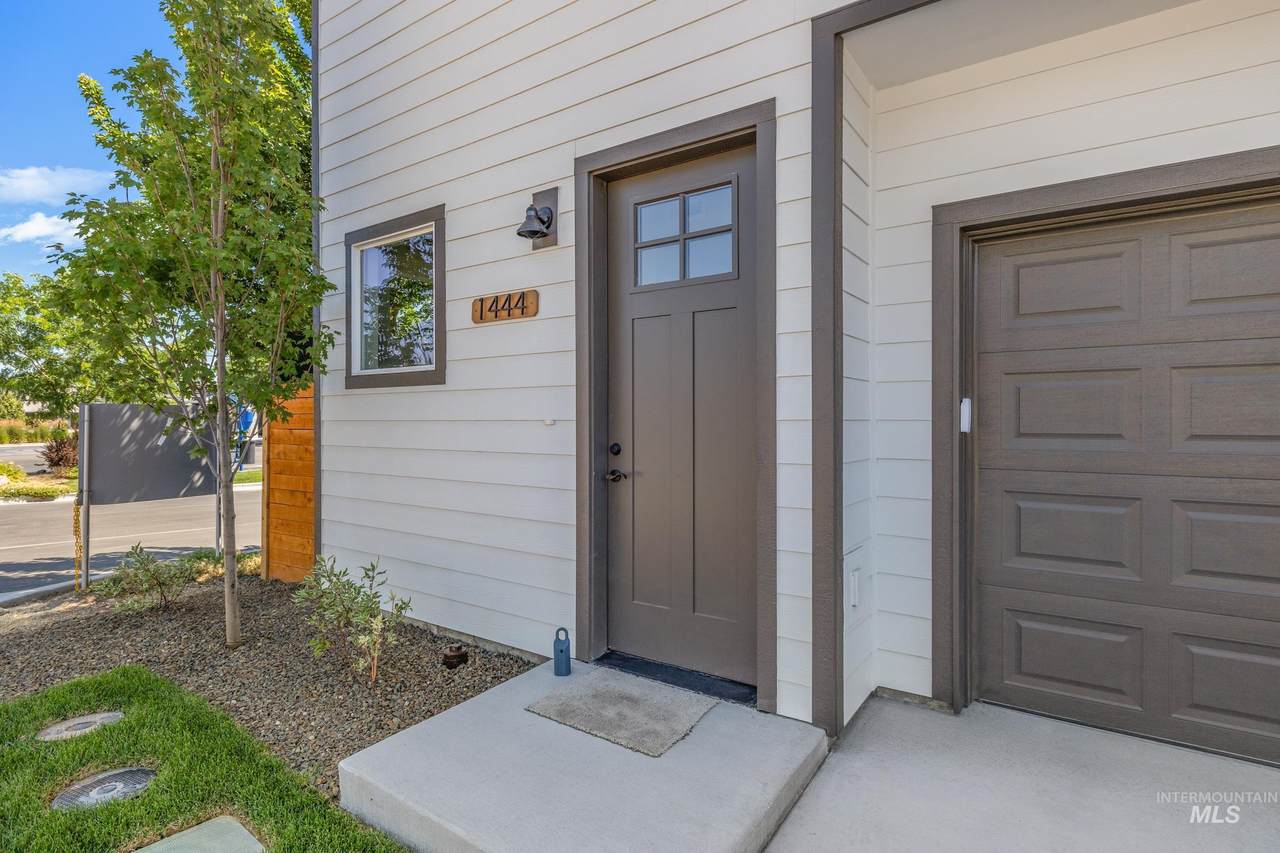 1421 Bluffs Ridge Lane - Photo 1