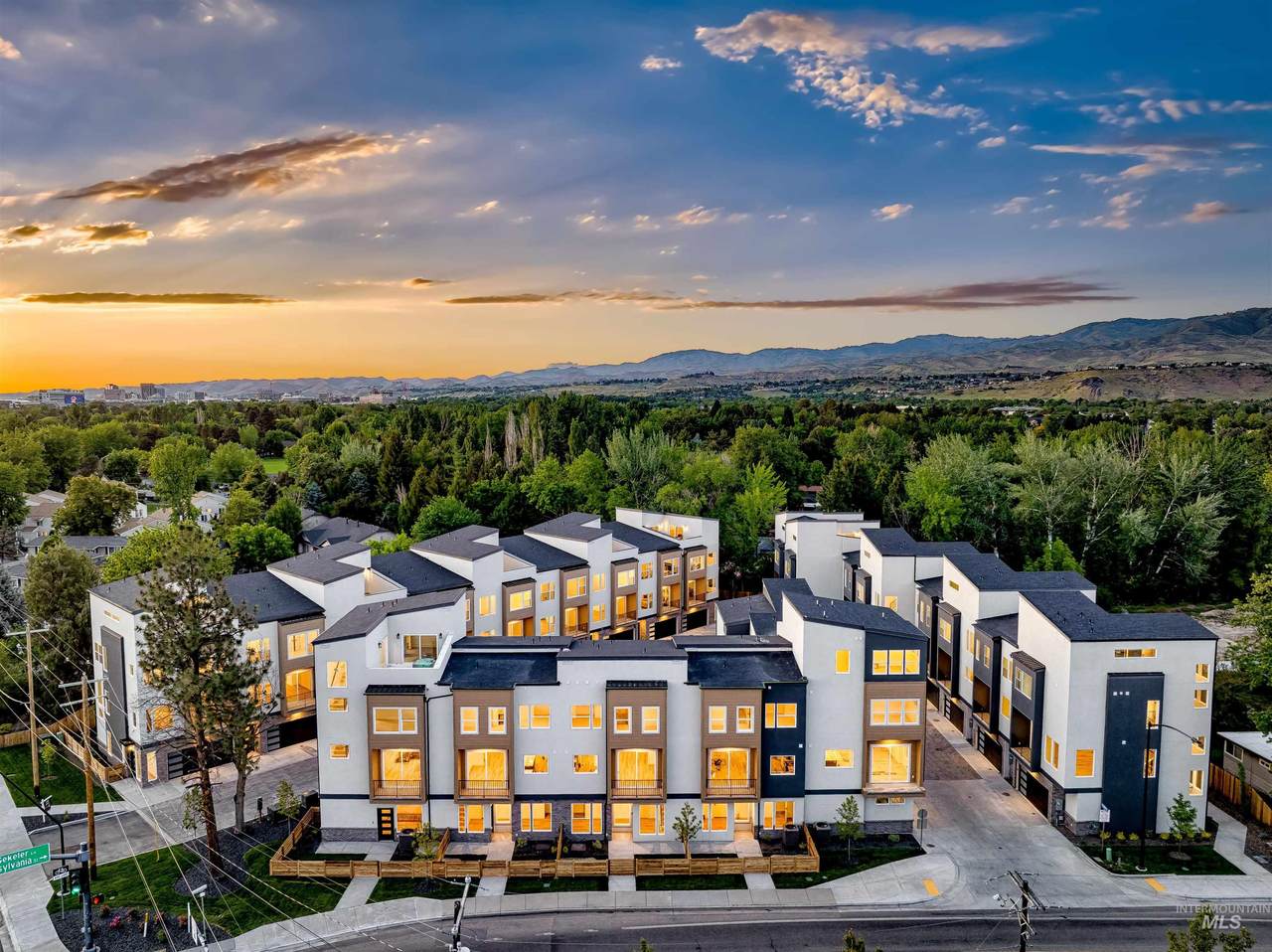 2043 Makar Ln - Photo 1