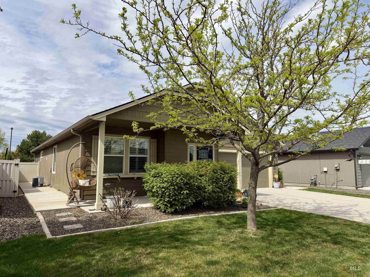 310 Voyage Ave - Photo 1