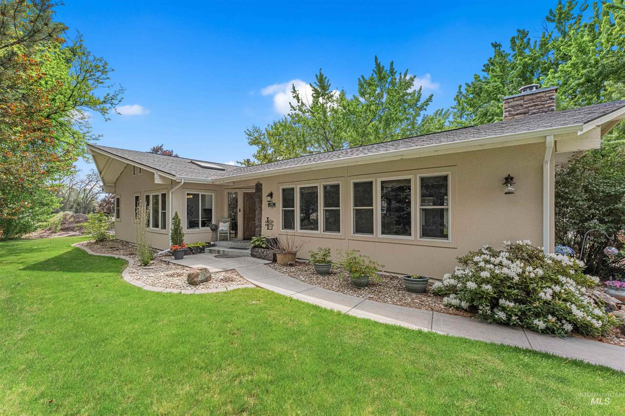 1200 Beverly Dr - Photo 1