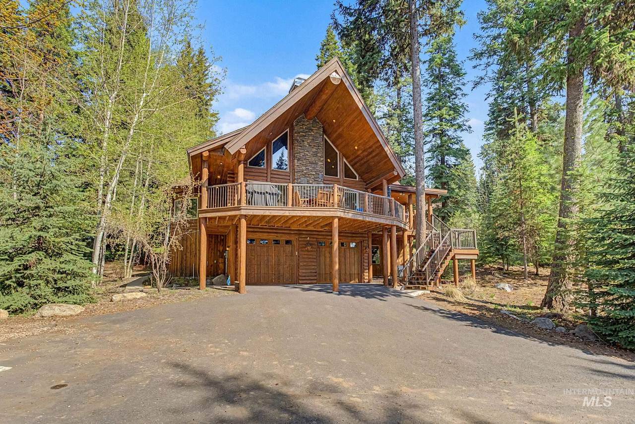 1160 Bellflower Pl. - Photo 1