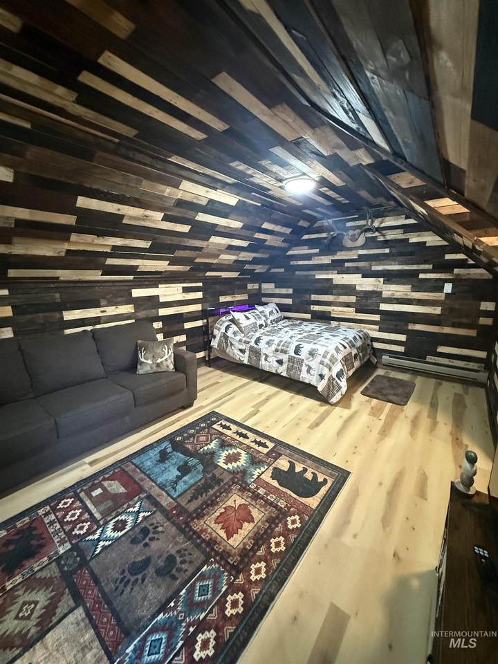 https://bt-photos.global.ssl.fastly.net/imls/1280_boomver_3_98993918-2.jpg