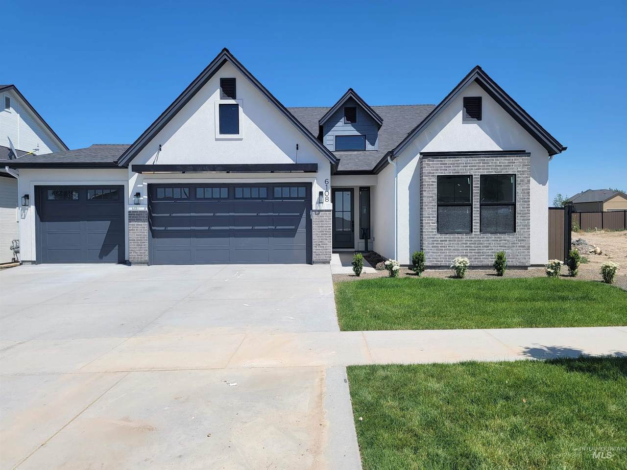 6108 Thumbelina Ave - Photo 1