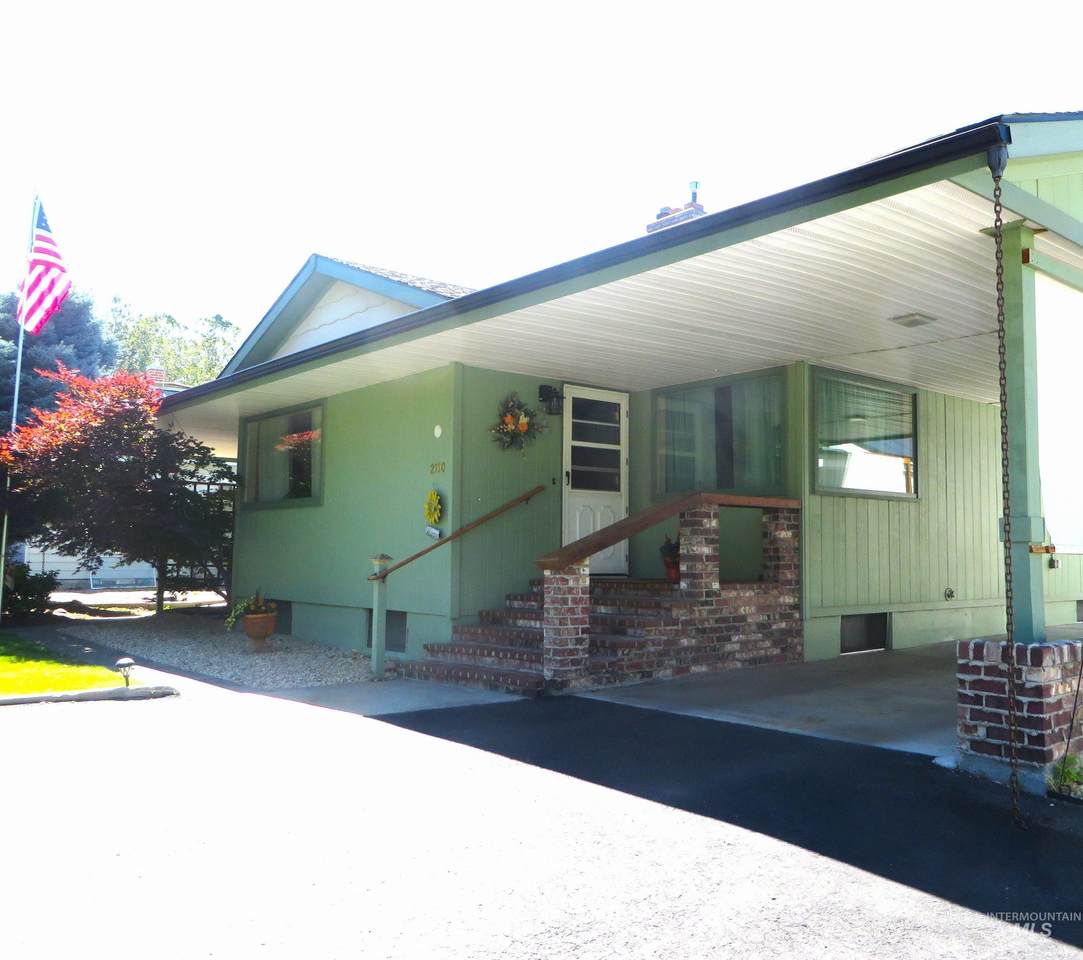 2110 Center Avenue - Photo 1