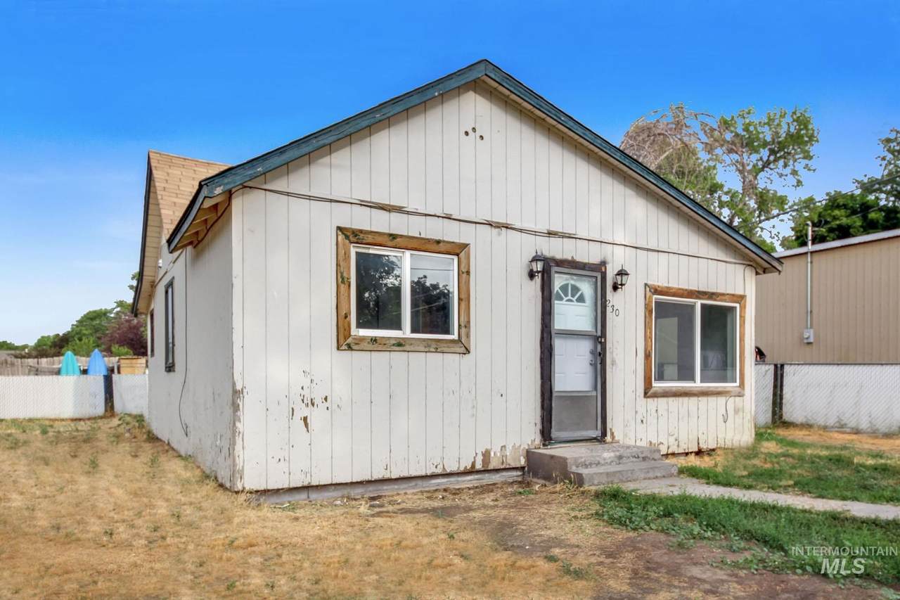 230 Shoshone St - Photo 1