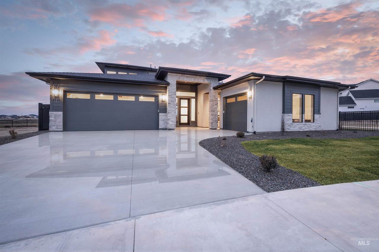 2229 Buhrstone Ave - Photo 1