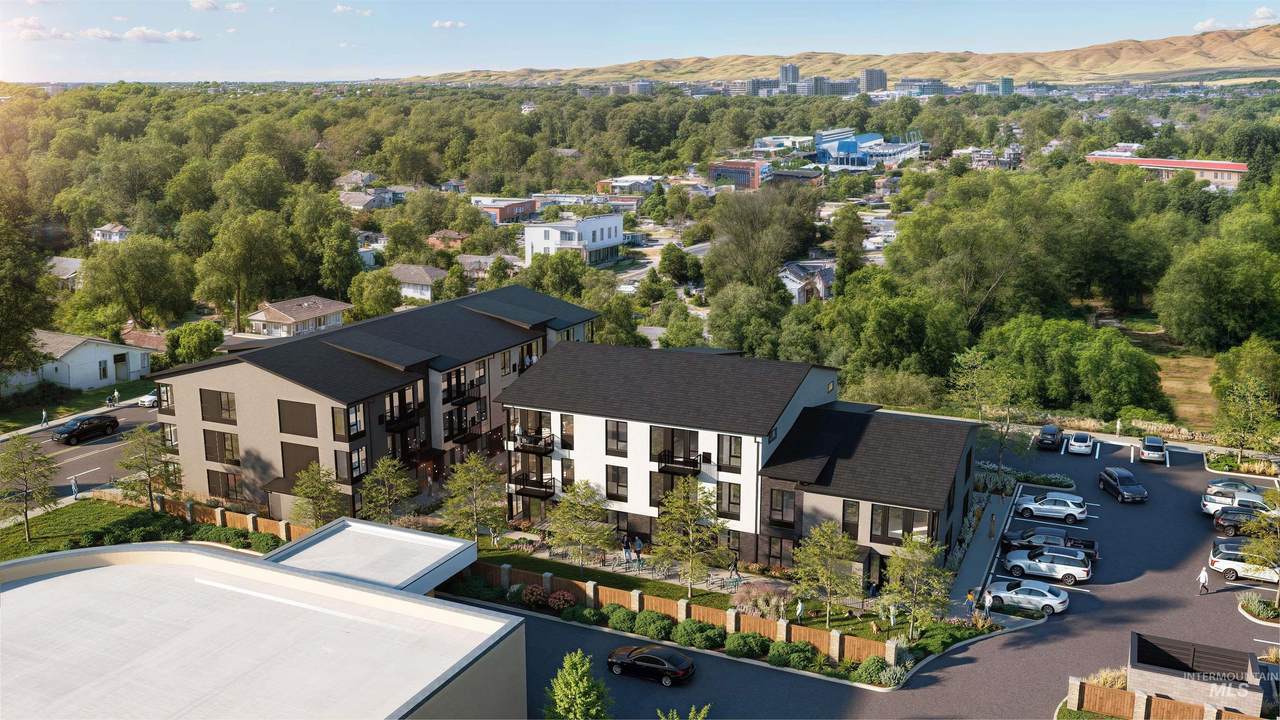 2320 Broadway Avenue - Photo 1