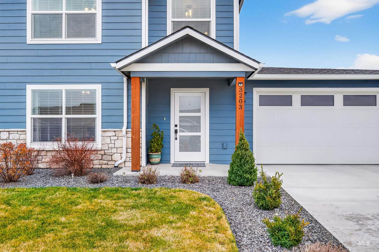 3203 Parkridge Way - Photo 1