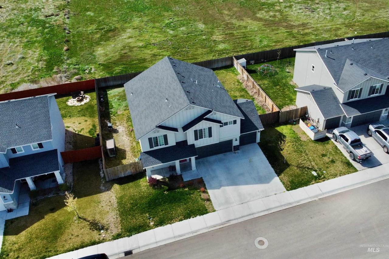 895 Miner St - Photo 1
