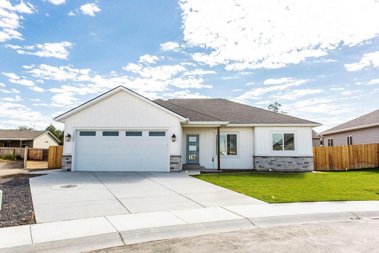 1104 Meadow Lake Loop - Photo 1