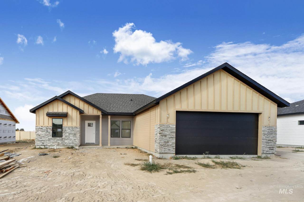 1020 Gem Ave - Photo 1