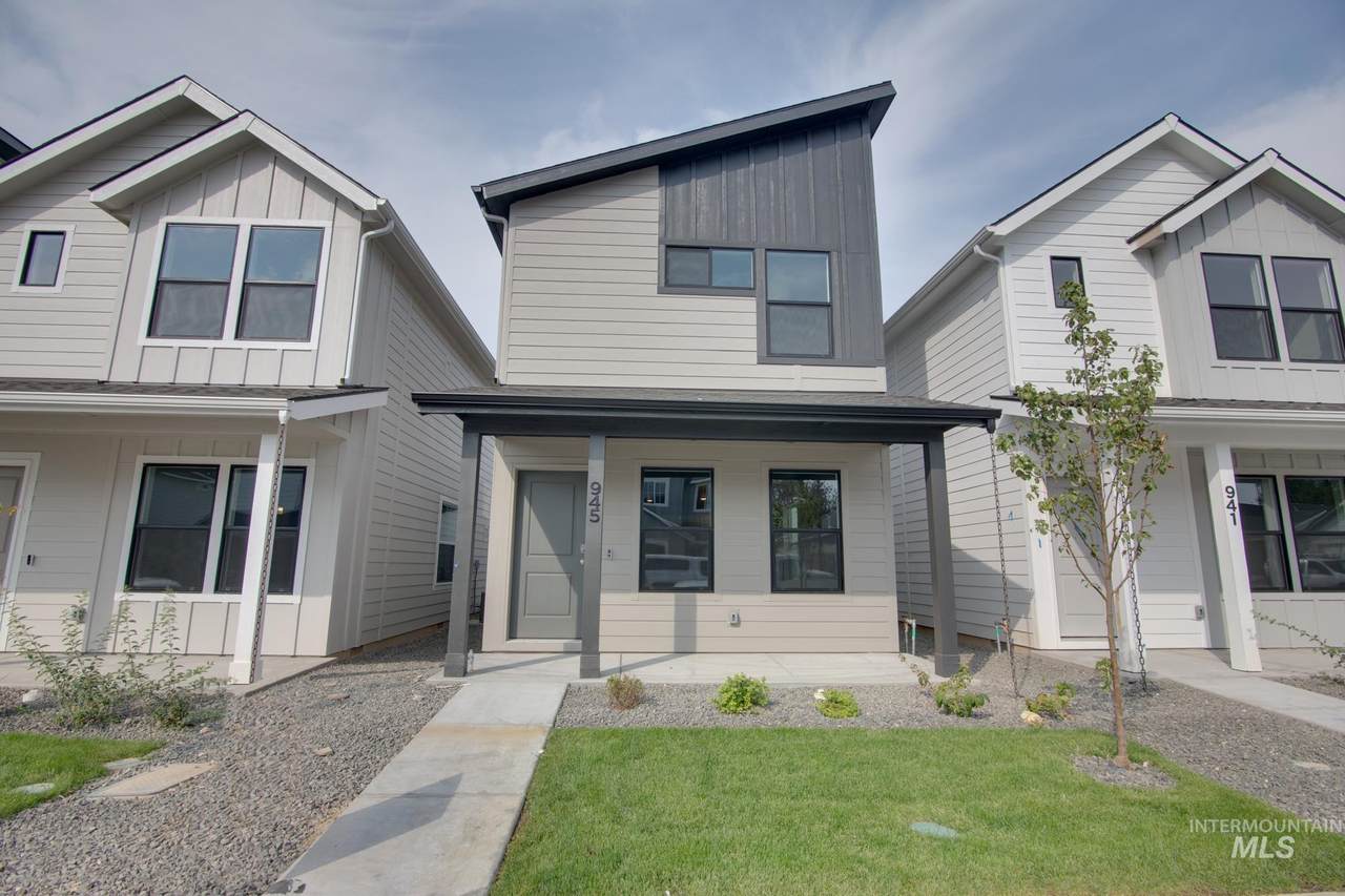 945 Wavetrain Ave - Photo 1