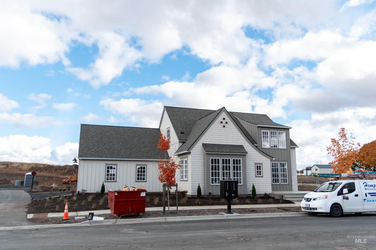 1560 Slonaker - Photo 1