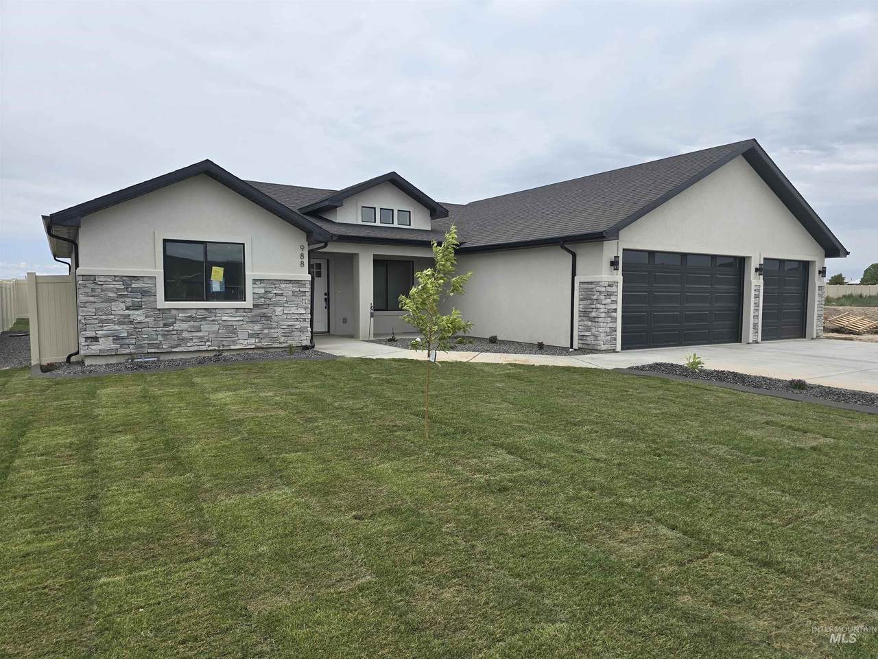 988 Adamite Road - Photo 1