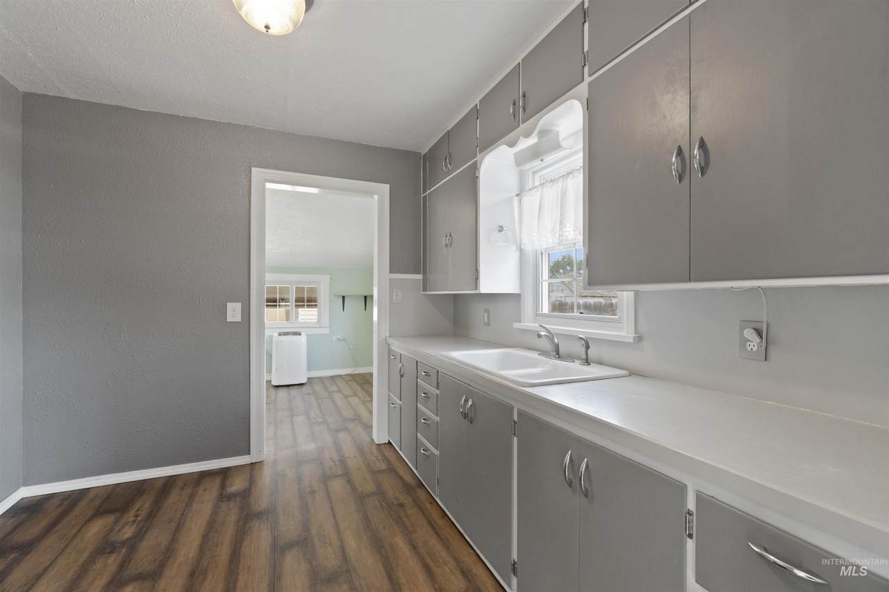 607 4th St. - Photo 1