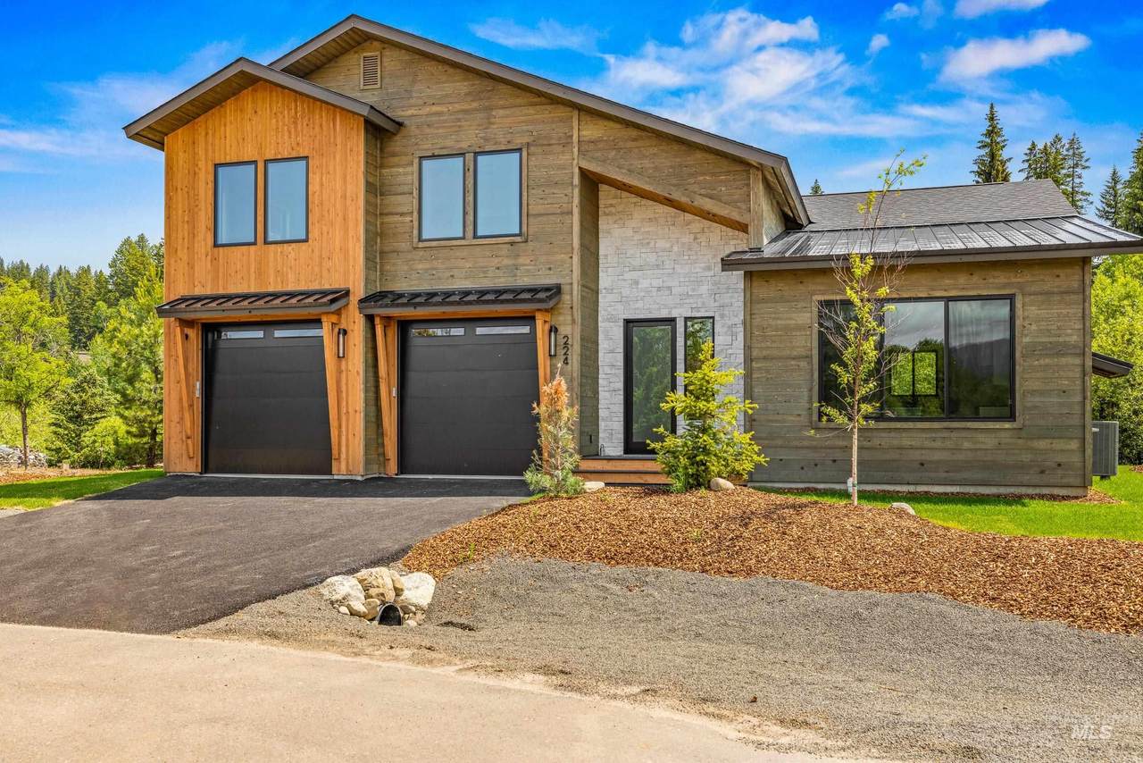 224 Meadow Lake Ct - Photo 1
