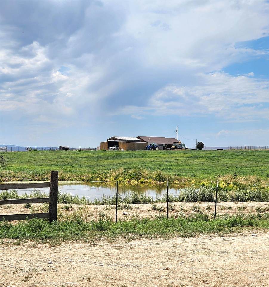 2175 Graham Blvd - Photo 1